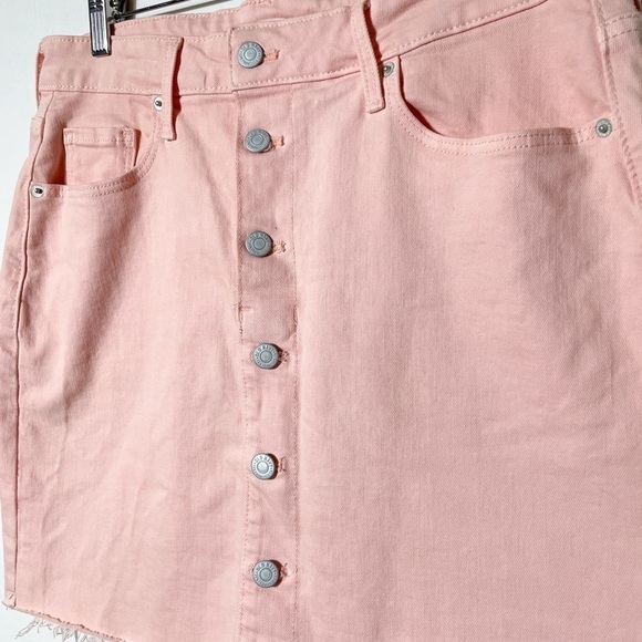 Old Navy light pink denim button up jean skirt sz. 10 with frayed hem - Picture 6 of 8